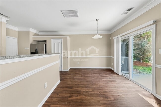 Photo - 803 Celtic Crossing Dr
