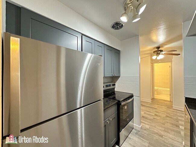 Photo - 3815 N Pine Grove Ave