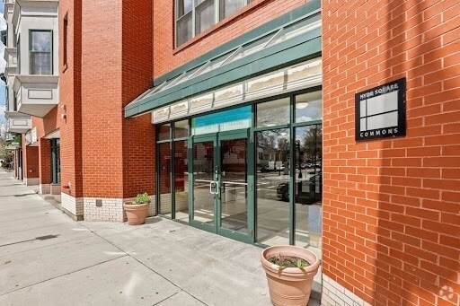 Building Photo - 327 Centre St Unit 203 Rental