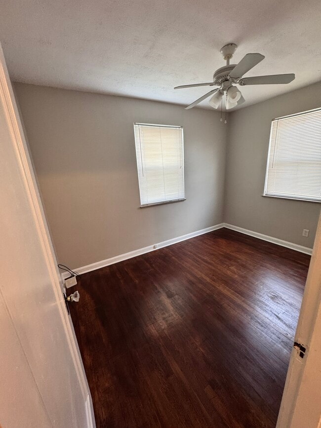 Dormitorio 1 - 1620 Joseph Ct