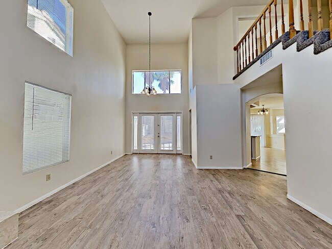 Photo - 2811 Via Florentine St