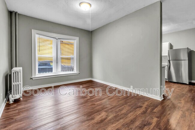 Photo - 135 Elmwood Ave Unidad 2