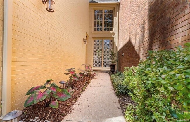 Photo - 2988 Old Farm Rd