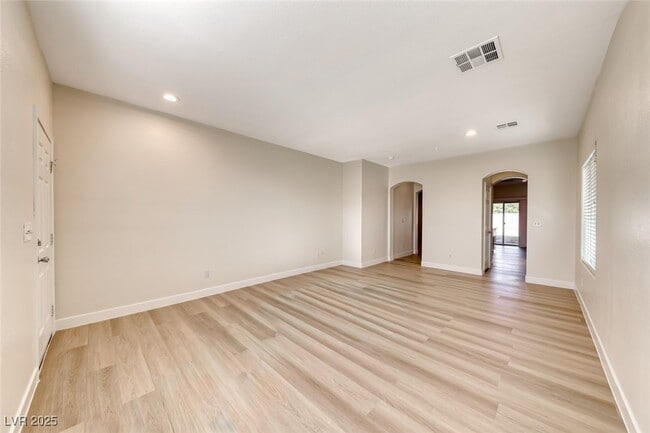 Photo - 7644 Borealis St