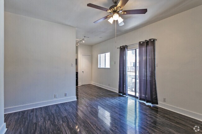 2BR, 2BA -750SF _ Living Area