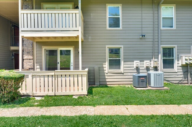 Photo - 709 Ashlawn Pl