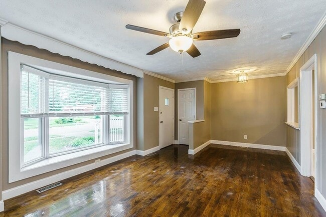 Photo - Charming 3 bedroom 2 bath home in Southland neighborhood!