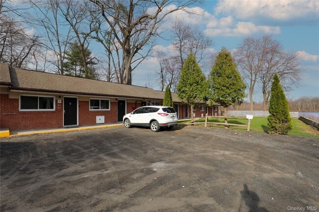 Building Photo - 669 Broadway Unit 6