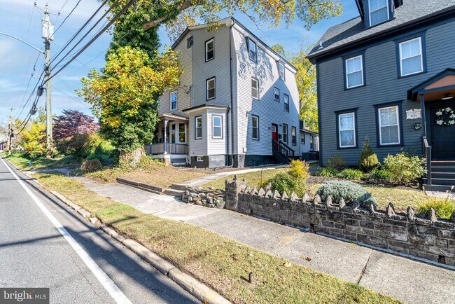 Photo - 127 S Church St