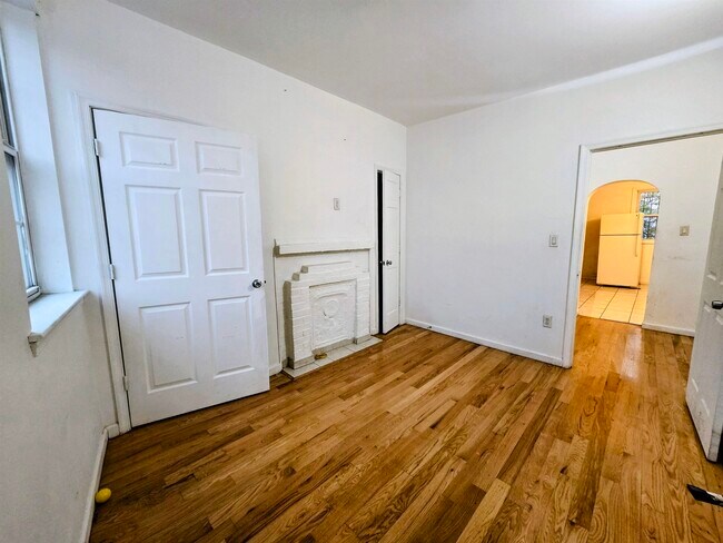 Photo - 162 Tonnelle Ave