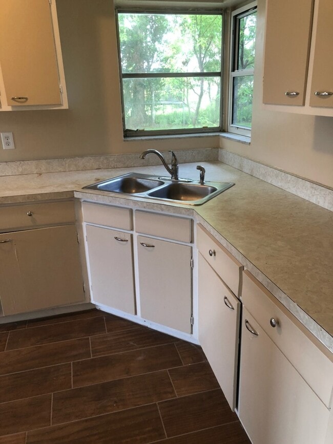 Photo - 2 Bed 1 Bath Home | Pet Friendly with Fenced Yard | Washer Dryer Hook Ups | Section 8 Welcome