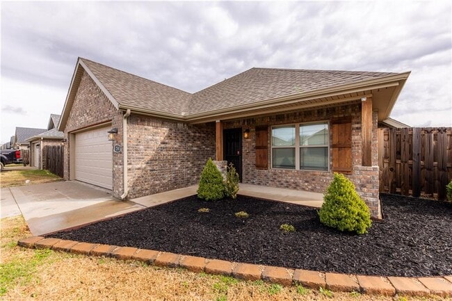 Photo - 258 Amber Dawn Ave