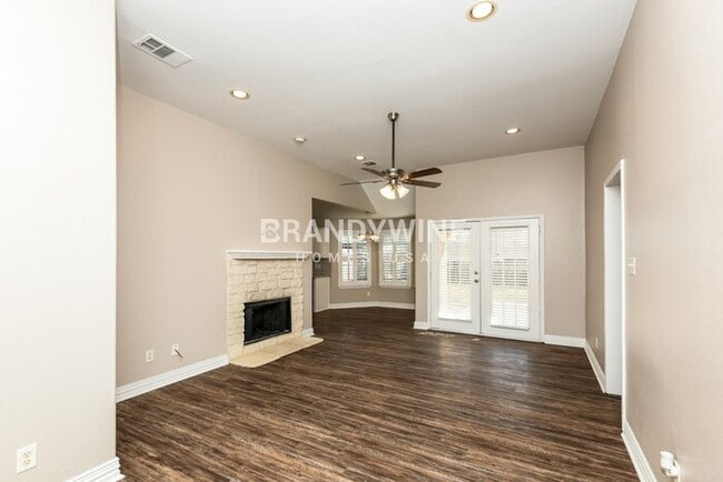 Photo - 4804 Deal Dr