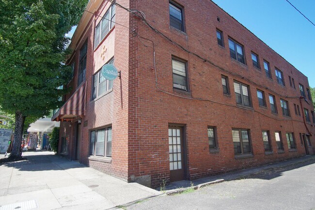 Building Photo - First Floor Vintage Studio with Large Closet! Unit 103 Rental