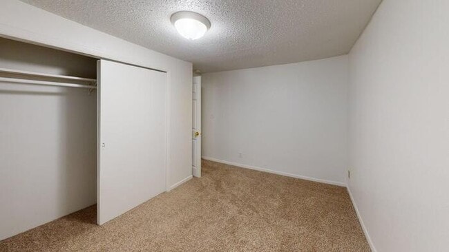 Photo - 630 3rd Ave SE