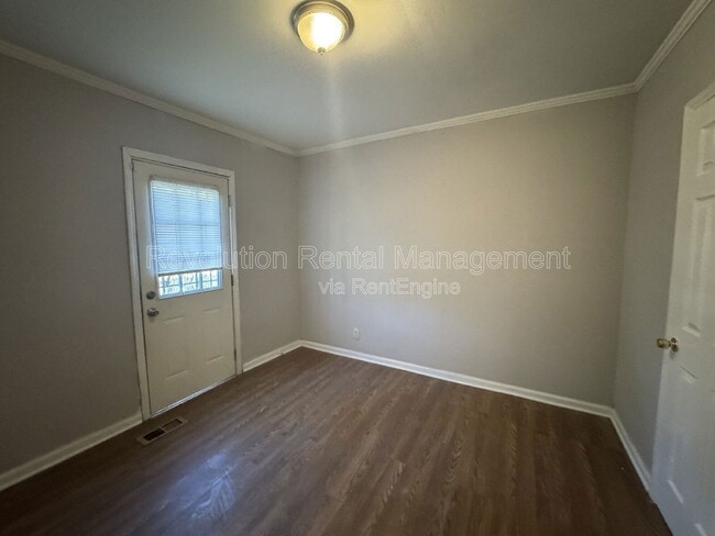 Photo - 2648 Joyce Ave