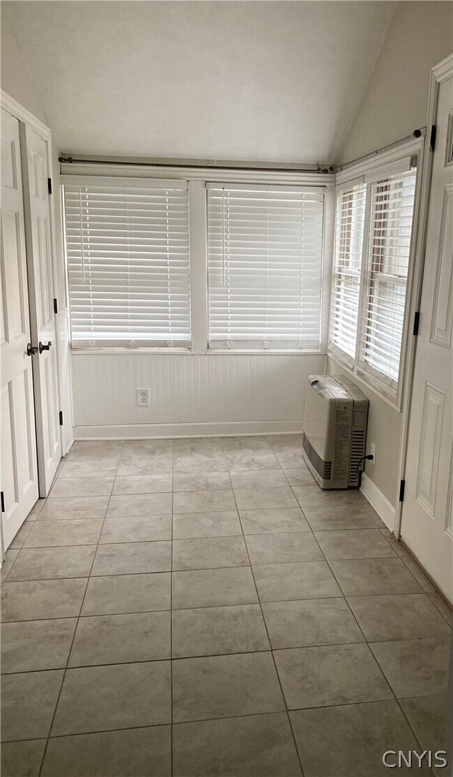 Photo - 8876 Maple Dr