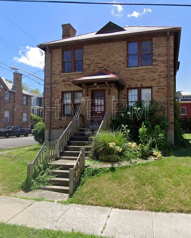 Building Photo - 3745 St Lawrence Ave Unit 1