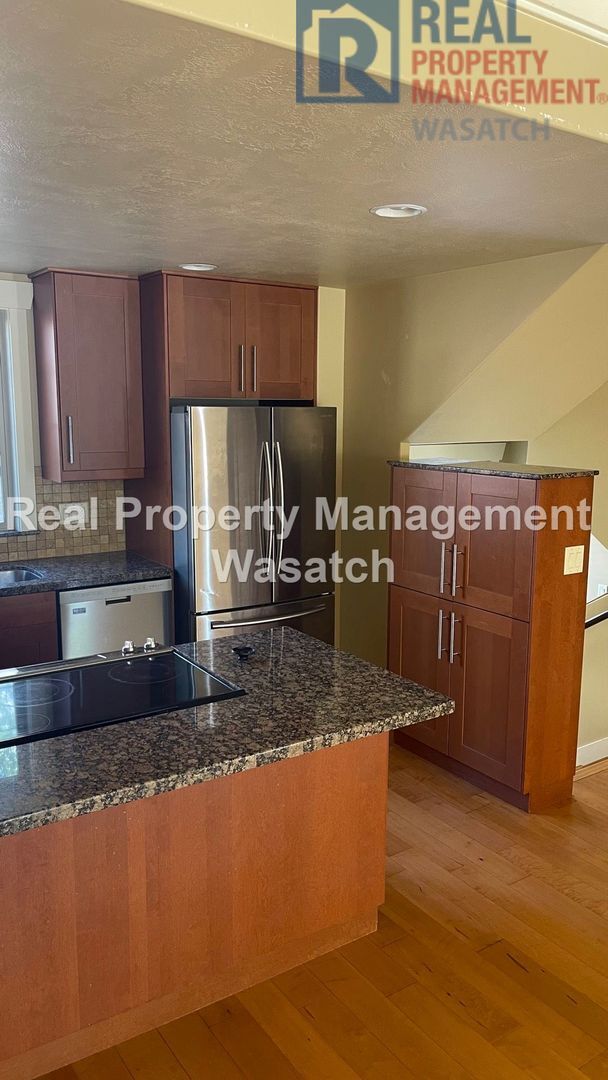 Photo - 715 E Harrison Ave