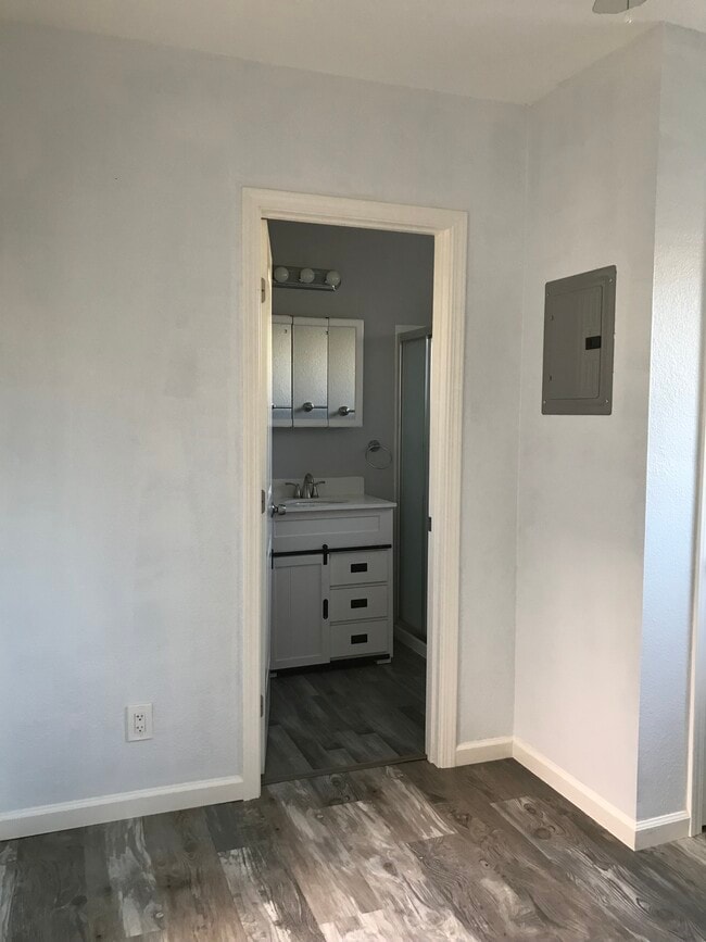 Photo - 22265 Pearce St