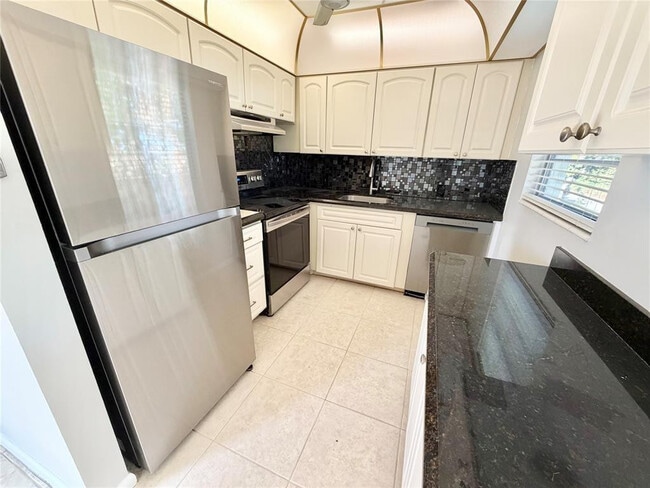 Photo - 84 Mansfield B Unit 84