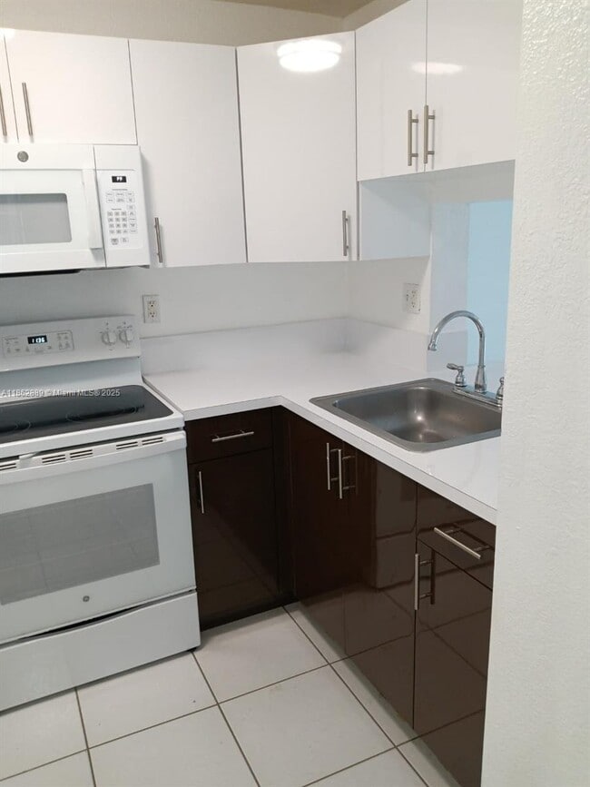 Photo - 9310 Fontainebleau Blvd Unidad 307