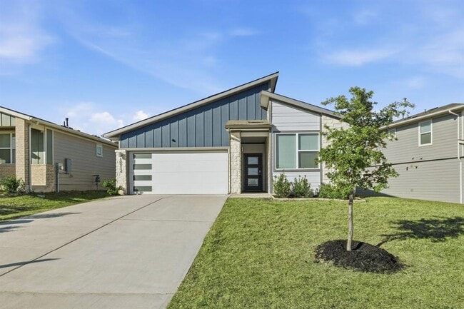 Building Photo - 10912 Fulton Ave