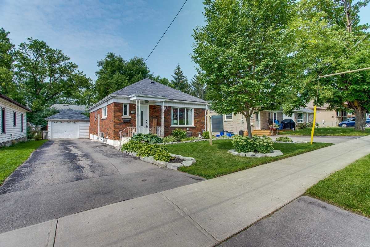 Photo - Modern 2 Bedroom Basement Unit– All Utilit... Unit A