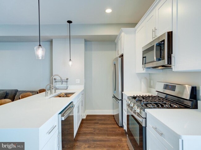 Photo - 1118 Dunton St