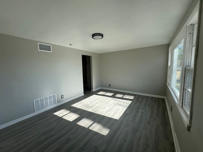 Photo - Cozy 2-bed with yard on quiet street