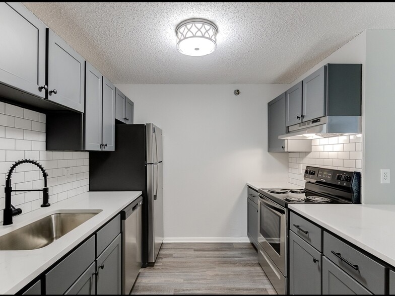 Renovated Kitchen | White Pines Apartments | Shakopee MN