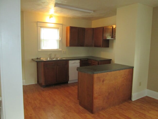 407 Churchill Rd