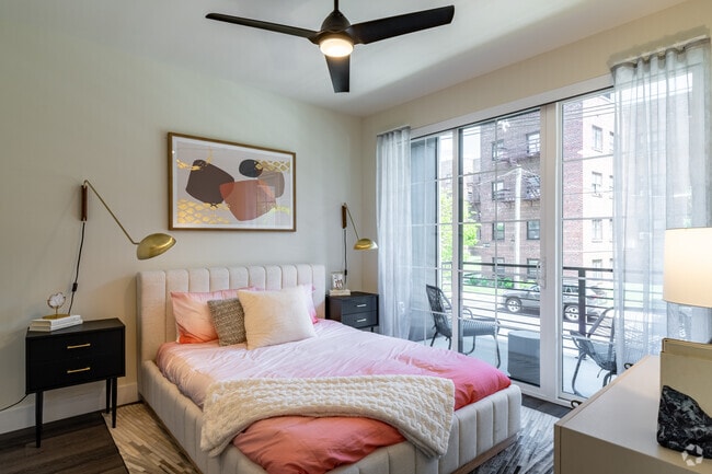 1BR, 1BA - 752SF - Vermella East