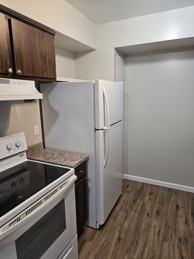 Photo - Dolson Arms Apartments