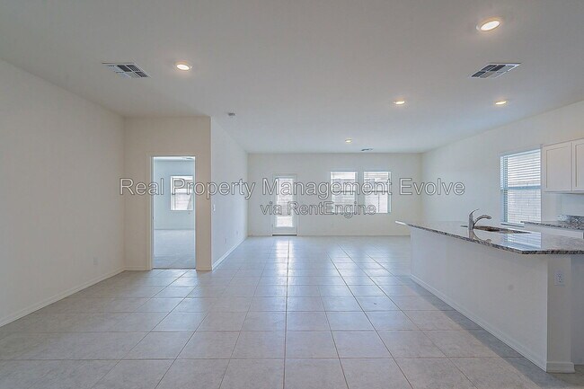 Photo - 6512 W Magdalena Ln