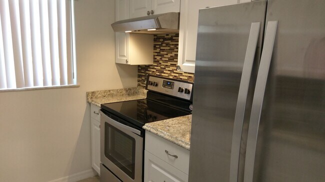 Photo - Palmetto Apartments