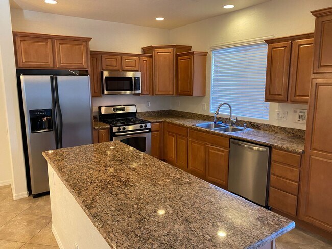 Photo - Aliante. Large Floor Plan, Kitchen has Gra...