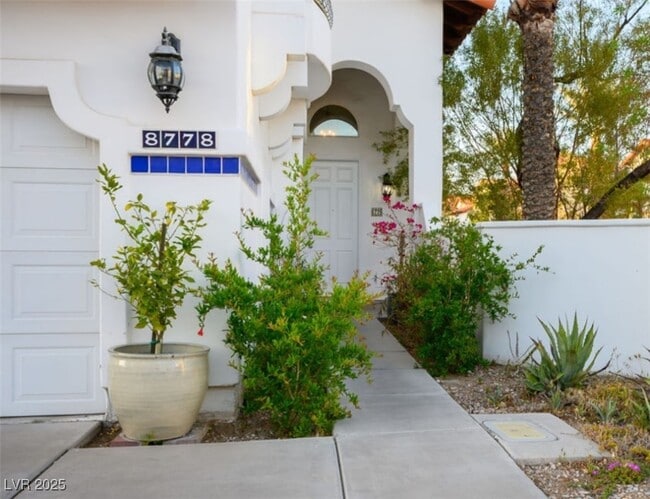 Building Photo - 8778 Villa La Rae Ave Rental