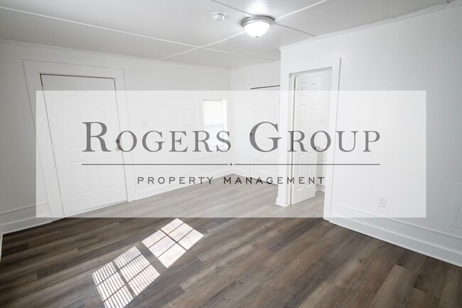 Photo - 301 Perry St