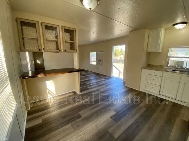 Photo - 7877 Suncoast Dr