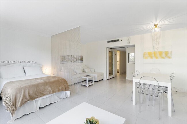 Building Photo - 100 Lincoln Rd Unit 306