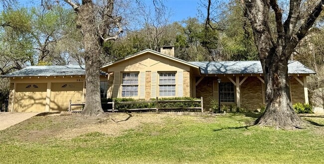 Photo - 5811 Highland Hills Dr