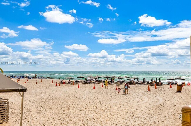 Photo - 16699 Collins Ave Unidad 2007