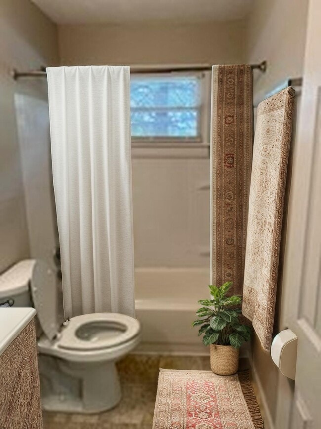Photo - Coves at Columbus on Eaton and Miner Avenue