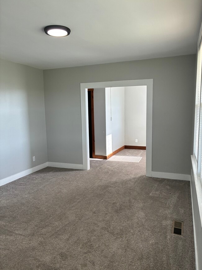 Photo - 1439 S 350 W