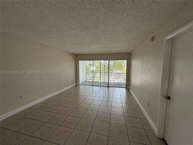 4205 N University Dr Unidad 309