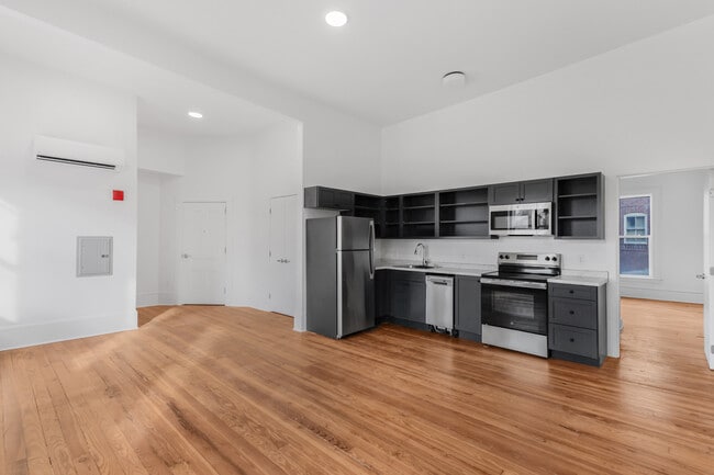 Building Photo - Cates Block Unit 2A