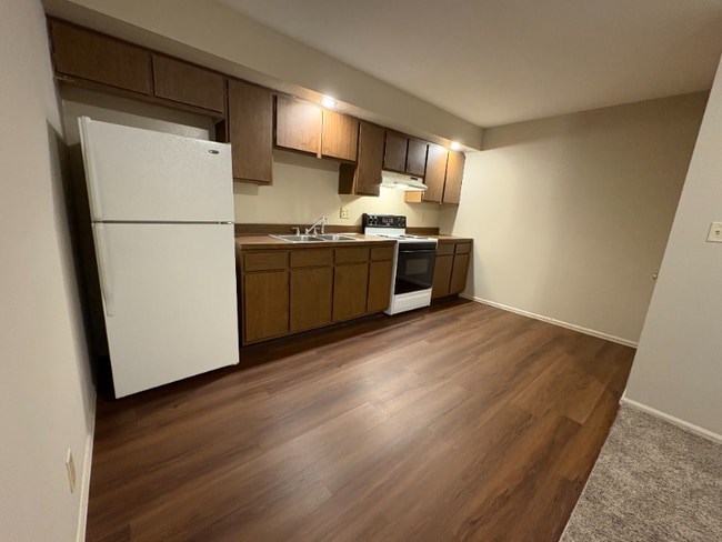 Photo - 1128 Amherst Dr Unidad H2