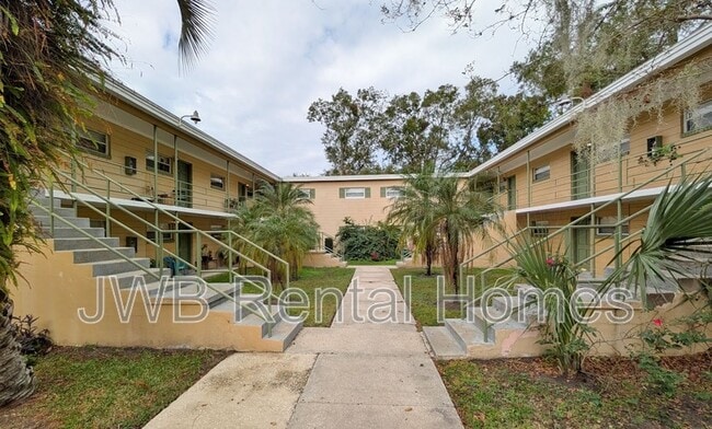 Building Photo - 2775 Herschel St Rental