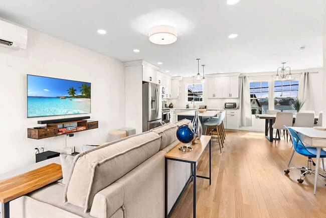 Photo - 74 Island Path Unidad ID1333588P